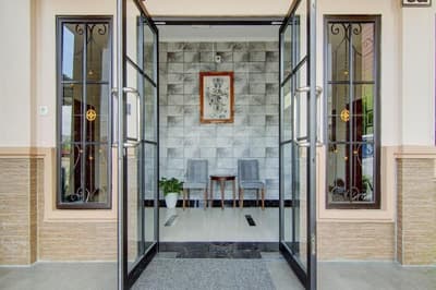 90233 The Shine Residence