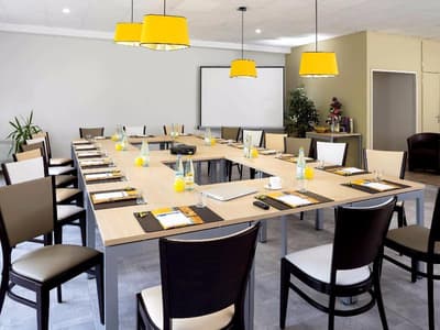 Logis Hotel Les Cedres Joyeuse