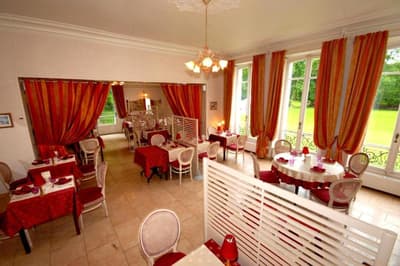 Logis Hostellerie Le Chatel