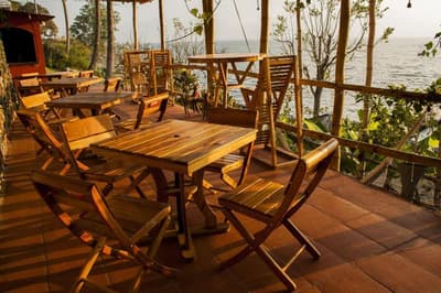 Hotel y Centro de Convenciones Jardines del Lago