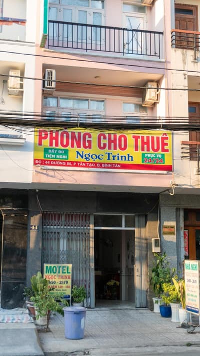 Ngoc Trinh Hotel Binh Tan by ZUZU