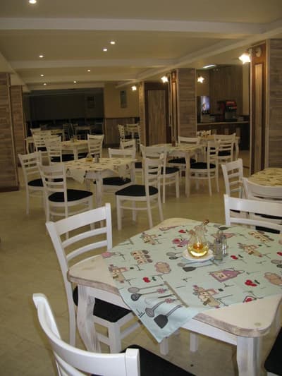 Estreya Palace & Residence