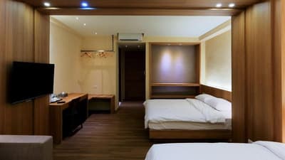 Station 100m B&B