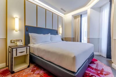 The Emerald House Lisbon, Curio Collection by Hilt