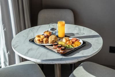 Omid Saldanha Hotel