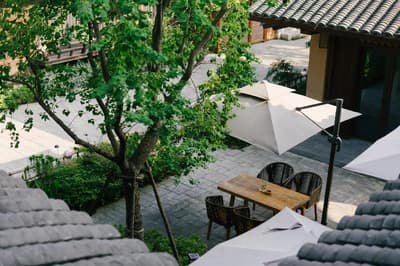 Blossom Hill Yuejingzhuang Hotel