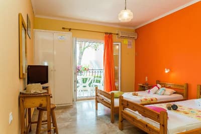 Roussa's Studios and Apartments