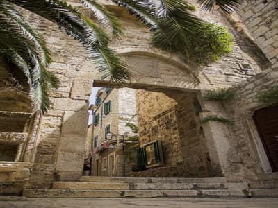 Rooms & Apartments Villa Town Gate