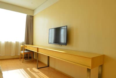 Ji Hotel (Xining Haihu New Area)
