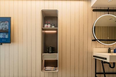 Hanting Hotel Heping Gate subway station store