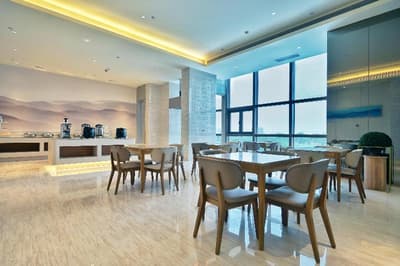 Ji Hotel (Pinghu Ruifeng Square)