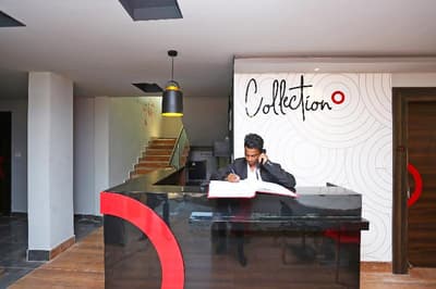 Collection O 19529 Hotel Bhinna Sakala