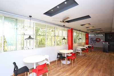 Collection O 19529 Hotel Bhinna Sakala