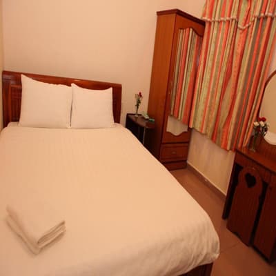 Quang Chien Hotel by ZUZU