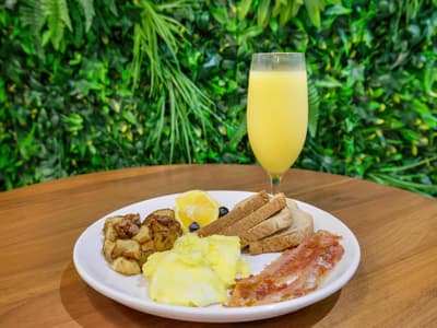 The Banyan Hotel Fort Myers, Tapestry Collection B