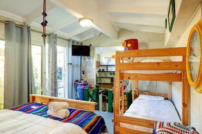 Strand Guesthouse - Hostel