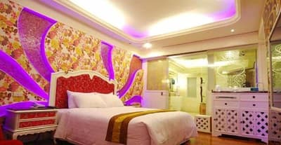 Mucha Motel