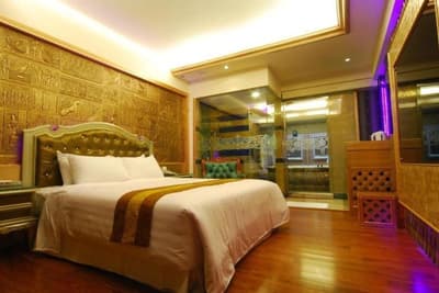 Mucha Motel