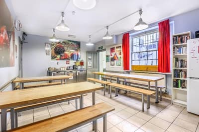 Astor Victoria Hostel - Adults Only