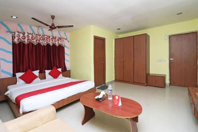 1764 Hotel Maruti Lodging