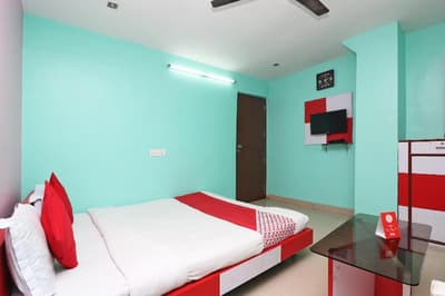 1764 Hotel Maruti Lodging