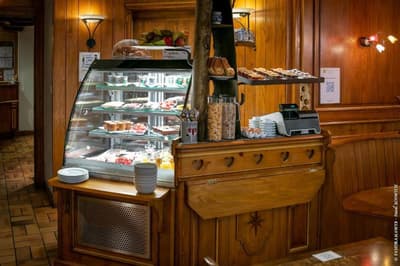Logis Hotel De La Cloche