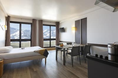 SOWELL RESIDENCE Cret Voland