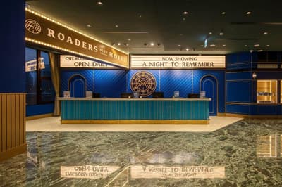 Roaders Plus Hotel Theme
