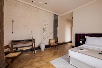 Zola Hotel Palais De Boha Me