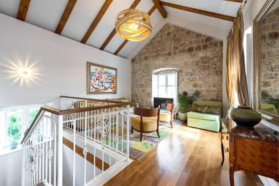 Dominus Little Palace