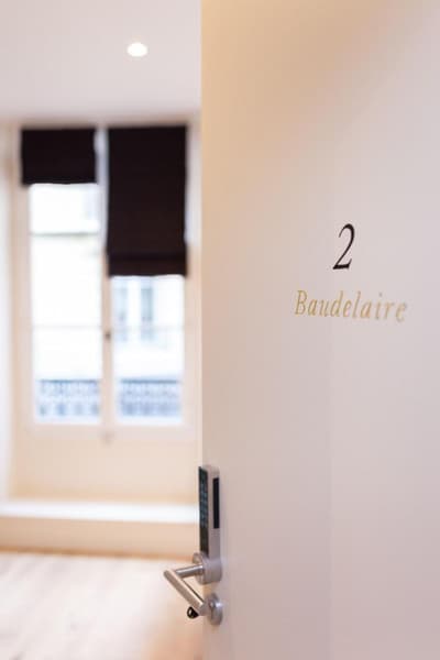 Tinah Champs Elysa Es