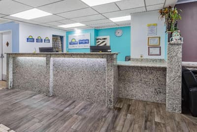 Travelodge By Wyndham Livonia - Detroit
