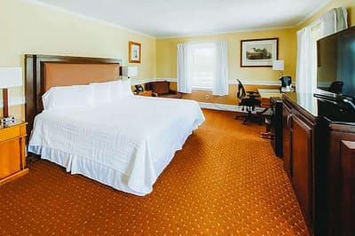 Inn On The Square Ascend Hotel Collection