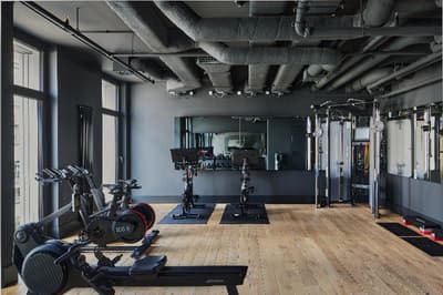 Locke at East Side Gallery, Friedrichshain