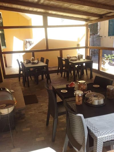 Guest House A Stone's Throw From The Port