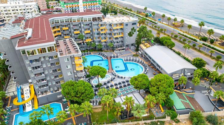 Senza Grand Santana Hotel