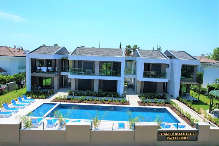Istanbul Beach Sweet Home