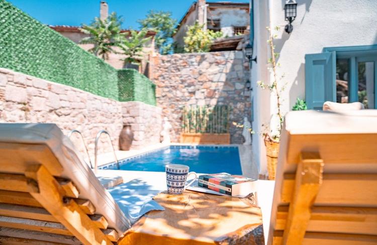 Ayvalik Rebetiko Otel