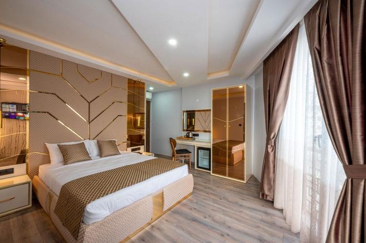Luxury Airport Hotel