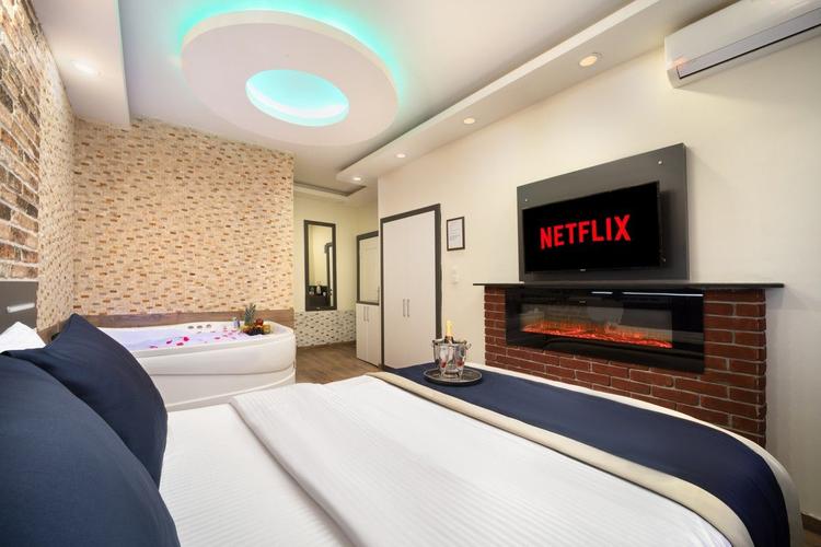Istanbul Hotel & Suites