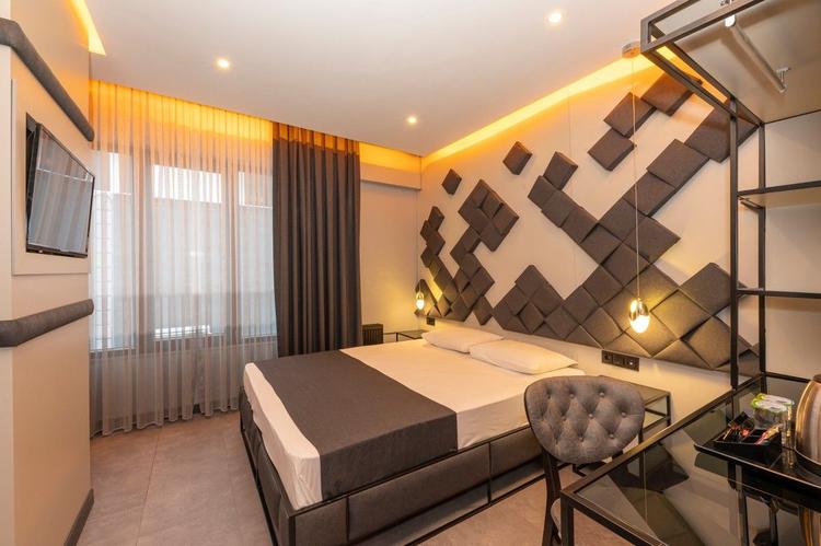 White Palace Hotel