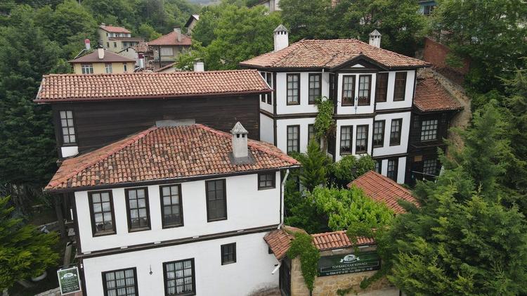 Toprakçılar Konağı