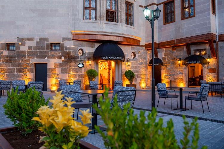 Four Mansions Hotel