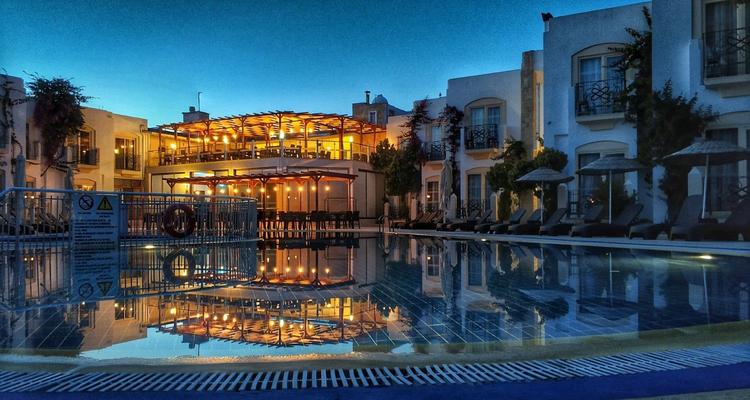 Serpina Hotel