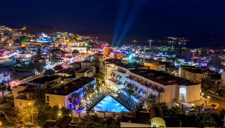 Shark Club Hotel