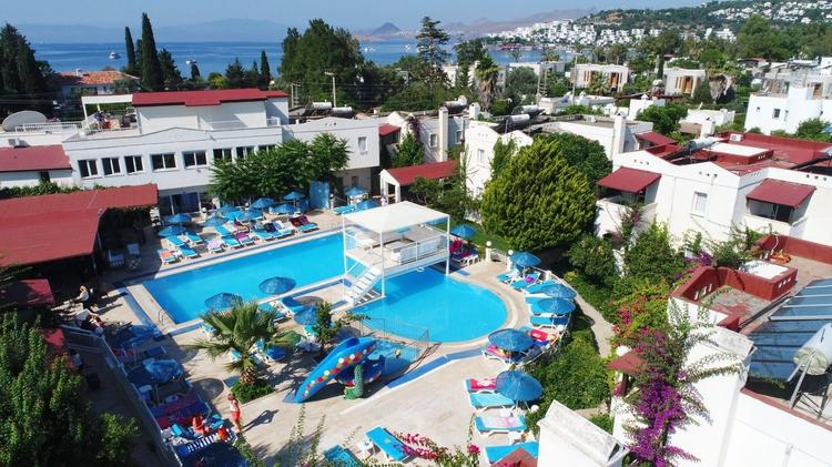 Summer Garden Suites & Beach Hotel
