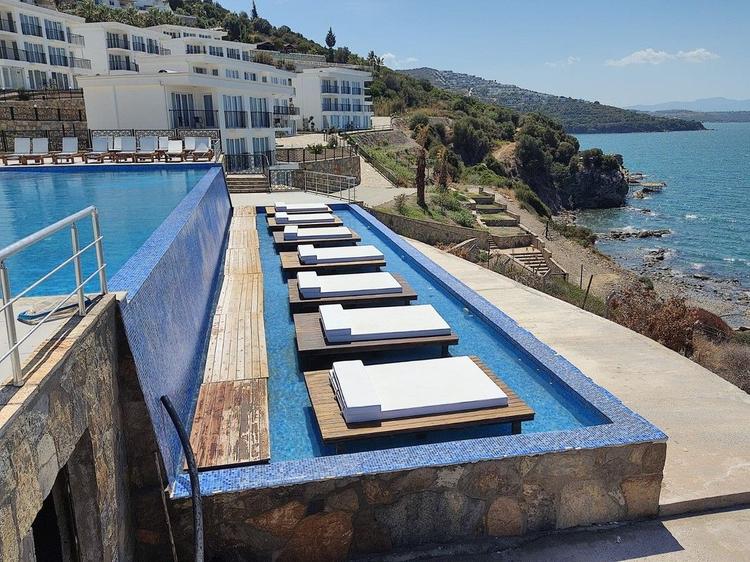 Ni Marin Hotel