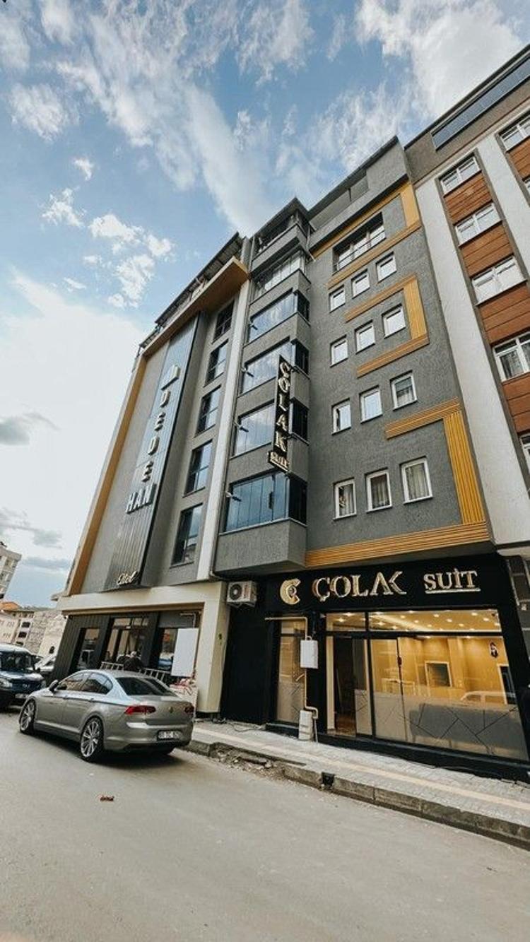 Çolak Suit