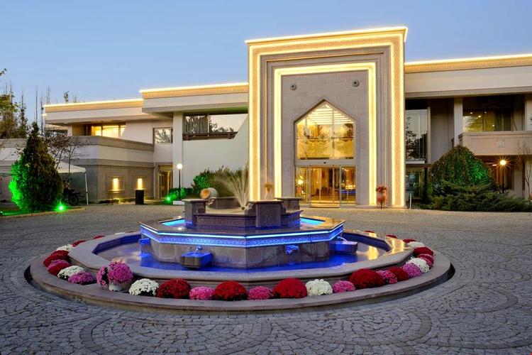 Ağaçlı Otel