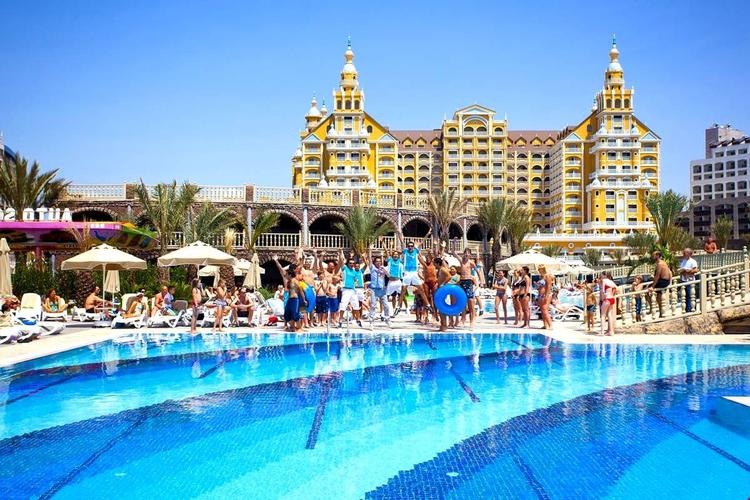 Royal Holiday Palace